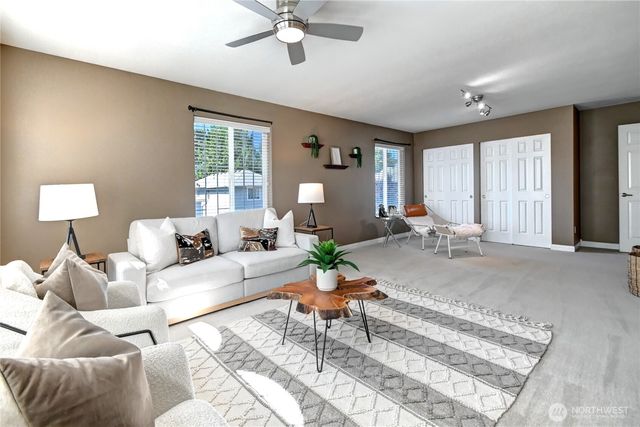 22126 102nd Place SE, Kent, WA 98031