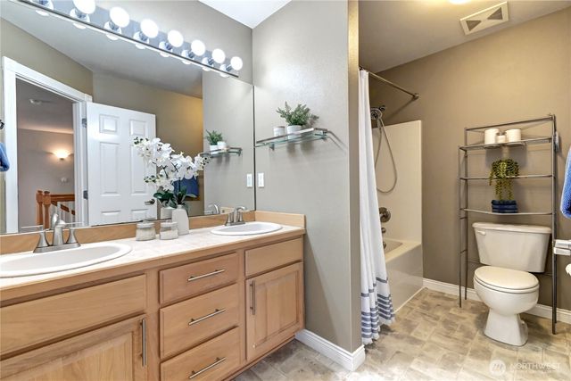 22126 102nd Place SE, Kent, WA 98031