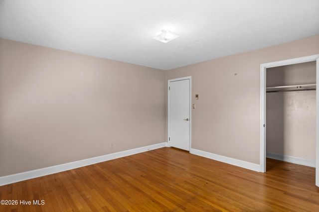 129 Pineland Avenue, Mount Olive, NC 28365