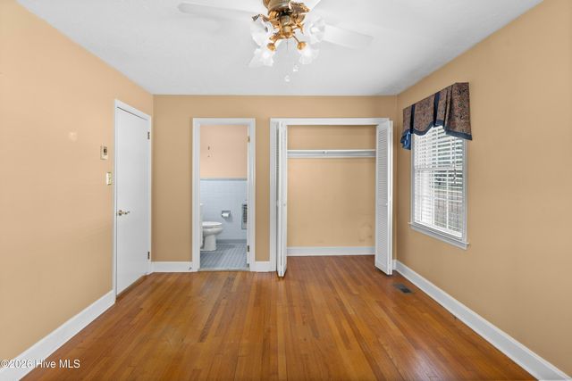129 Pineland Avenue, Mount Olive, NC 28365