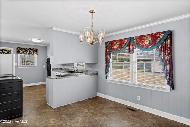 129 Pineland Avenue, Mount Olive, NC 28365
