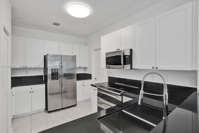 7257 NW 113th CT, Doral, FL 33178