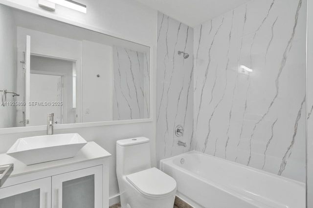 7257 NW 113th CT, Doral, FL 33178