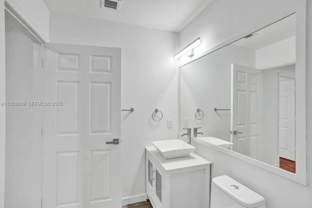 7257 NW 113th CT, Doral, FL 33178