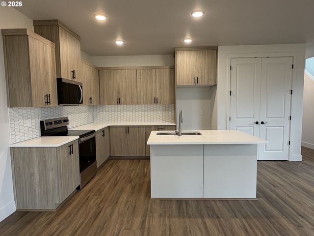 16081 Barlow Trail Ln, Oregon City, OR 97045