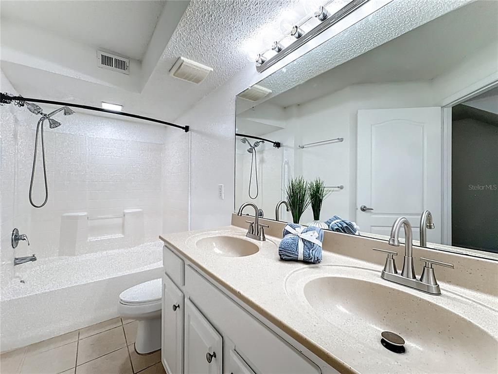 Image 23 of property listing at 12107 POPPY FIELD LANE 109, Orlando, FL 32837