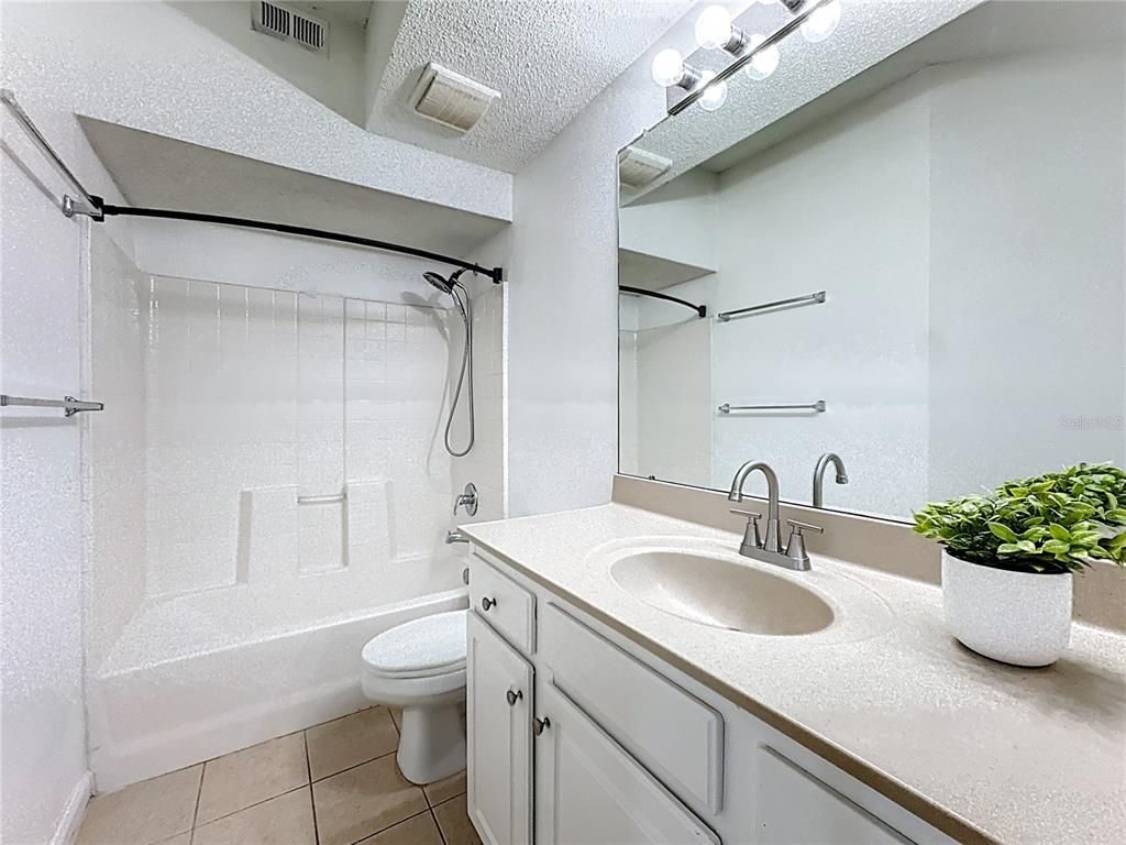 Image 28 of property listing at 12107 POPPY FIELD LANE 109, Orlando, FL 32837
