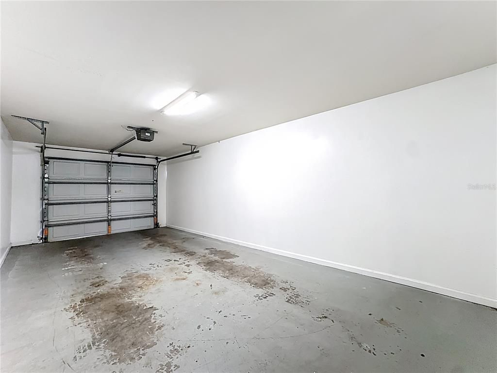 Image 35 of property listing at 12107 POPPY FIELD LANE 109, Orlando, FL 32837