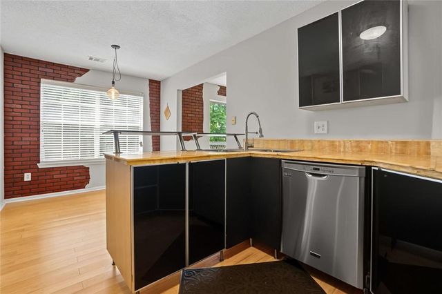 5502 Sweetsprings Drive SW, Powder Springs, GA 30127