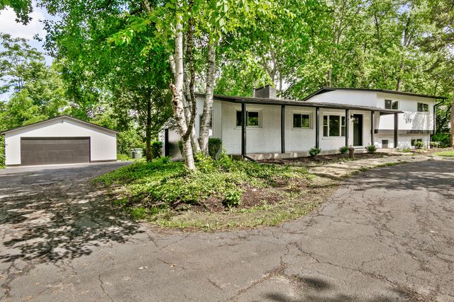 617 S Busse Road, Mount Prospect, IL 60056