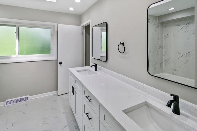 617 S Busse Road, Mount Prospect, IL 60056