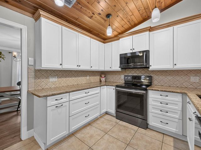 992 SLEEPING ROCK COURT, Winter Springs, FL 32708