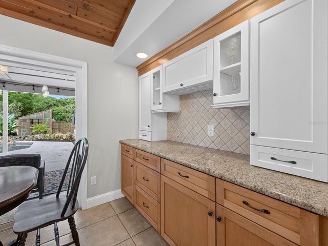 992 SLEEPING ROCK COURT, Winter Springs, FL 32708