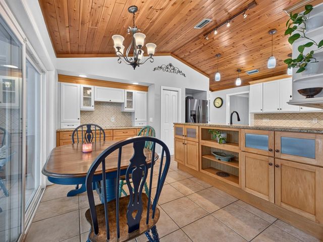 992 SLEEPING ROCK COURT, Winter Springs, FL 32708