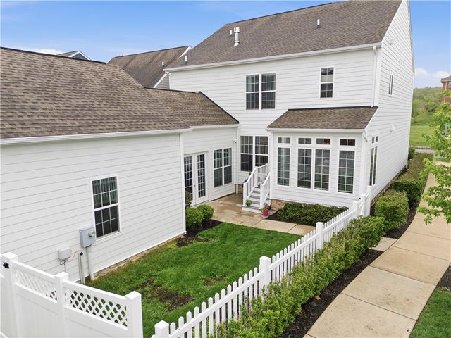 1502 Orion Rd, South Fayette, PA 15017