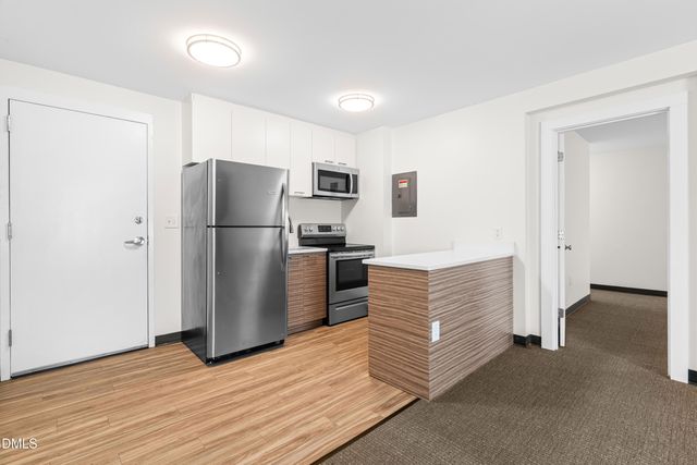 5104 Hollyridge Drive 303, Raleigh, NC 27612