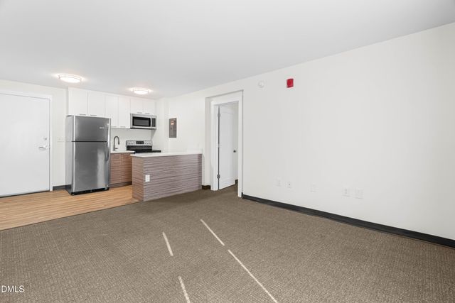 5104 Hollyridge Drive 303, Raleigh, NC 27612