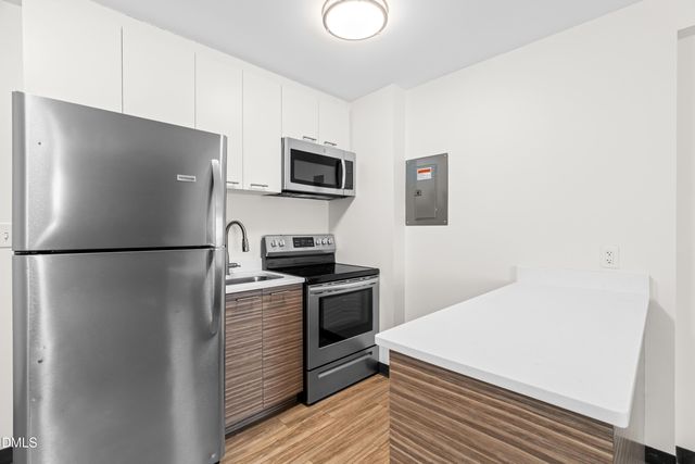 5104 Hollyridge Drive 303, Raleigh, NC 27612