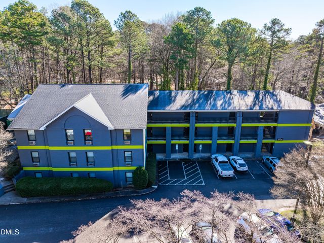 5104 Hollyridge Drive 303, Raleigh, NC 27612