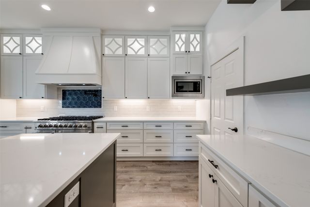 327 Lovers Lane, Terrell, TX 75160