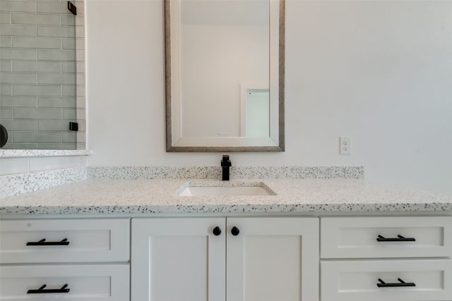 327 Lovers Lane, Terrell, TX 75160