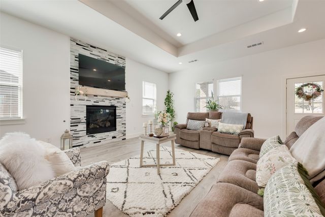 327 Lovers Lane, Terrell, TX 75160