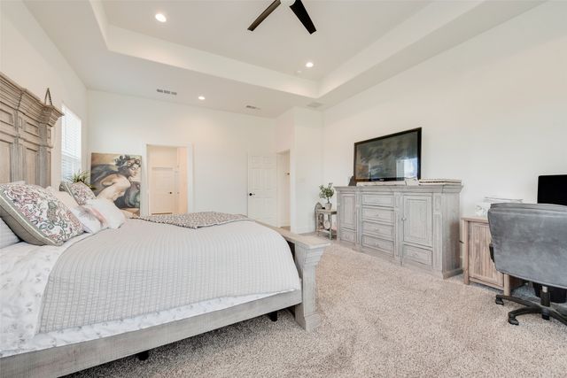 327 Lovers Lane, Terrell, TX 75160