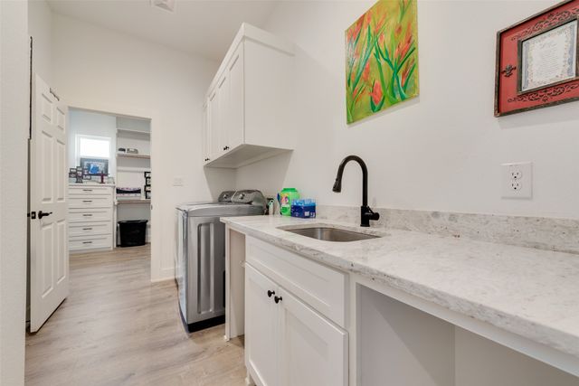 327 Lovers Lane, Terrell, TX 75160