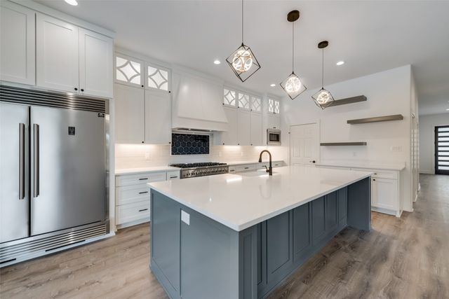 327 Lovers Lane, Terrell, TX 75160