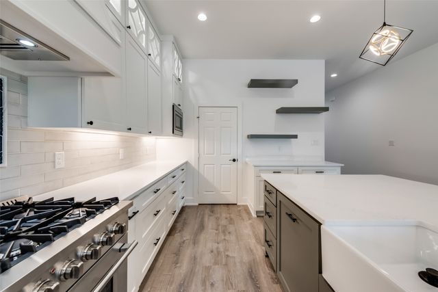 327 Lovers Lane, Terrell, TX 75160