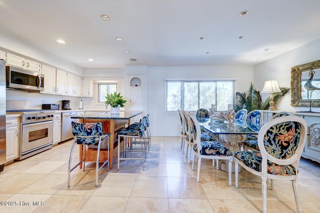 342 Causeway Drive 9, Wrightsville Beach, NC 28480