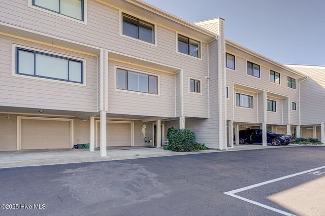 342 Causeway Drive 9, Wrightsville Beach, NC 28480