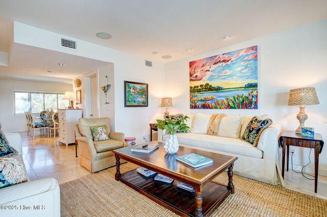 342 Causeway Drive 9, Wrightsville Beach, NC 28480