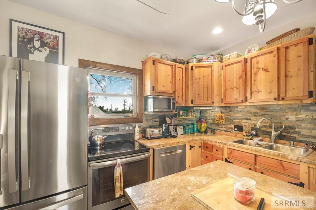 Image 11 of property listing at 232 N Spruce Street, Parker, ID 83438