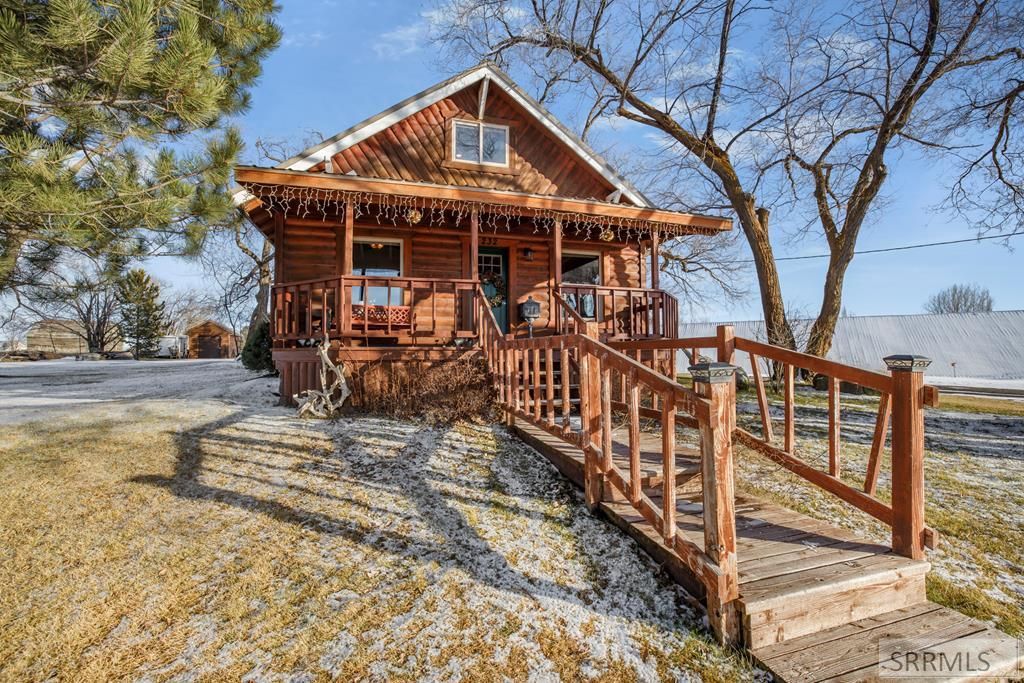 Image 2 of property listing at 232 N Spruce Street, Parker, ID 83438