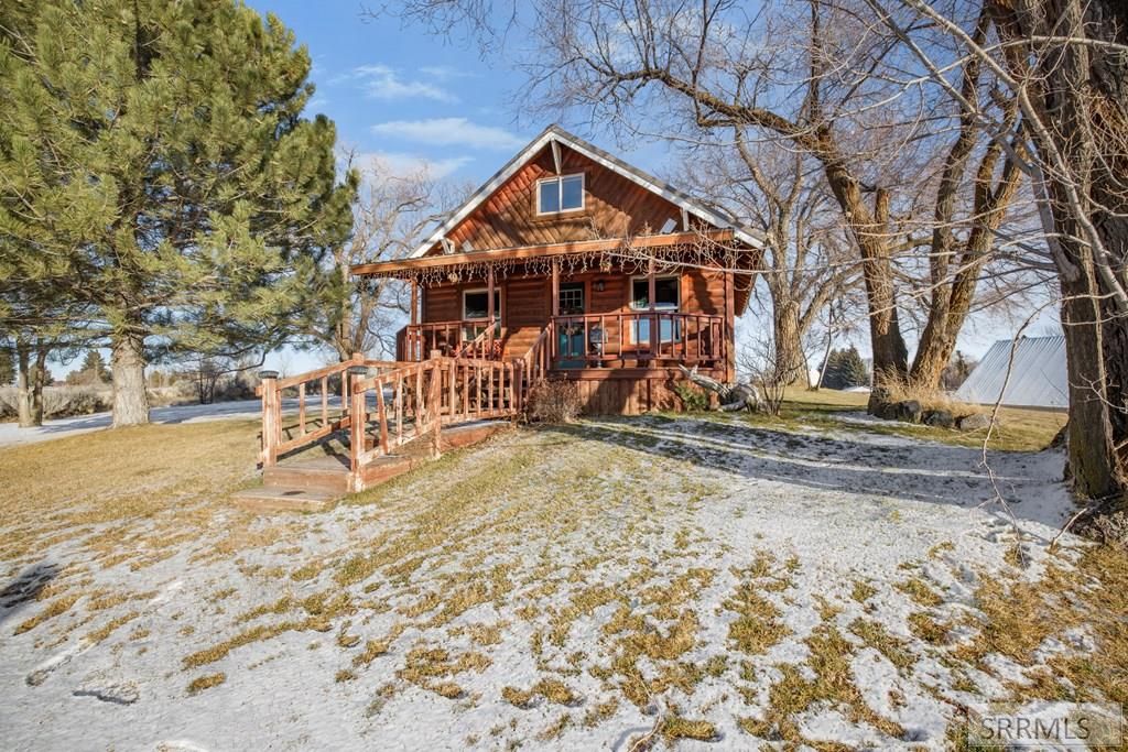 Image 3 of property listing at 232 N Spruce Street, Parker, ID 83438