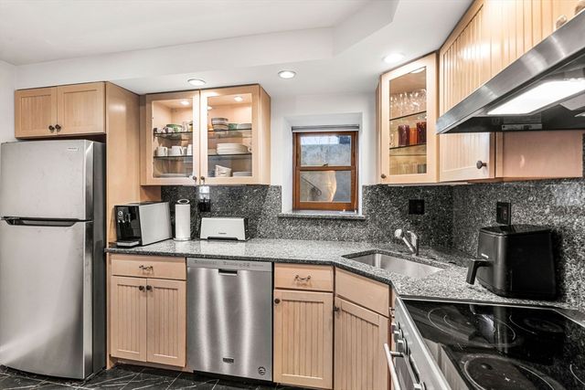 101 Summit E, Brookline, MA 02446