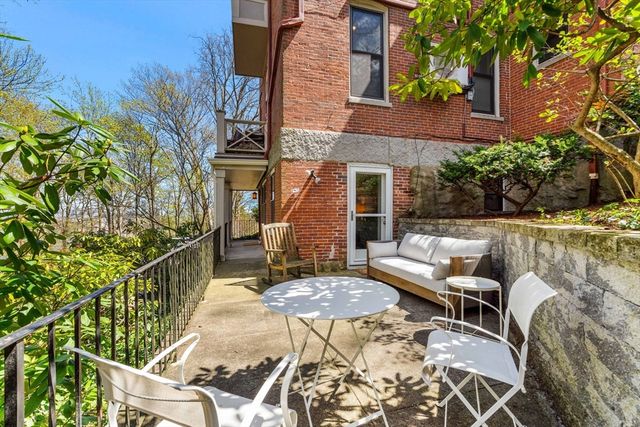 101 Summit E, Brookline, MA 02446