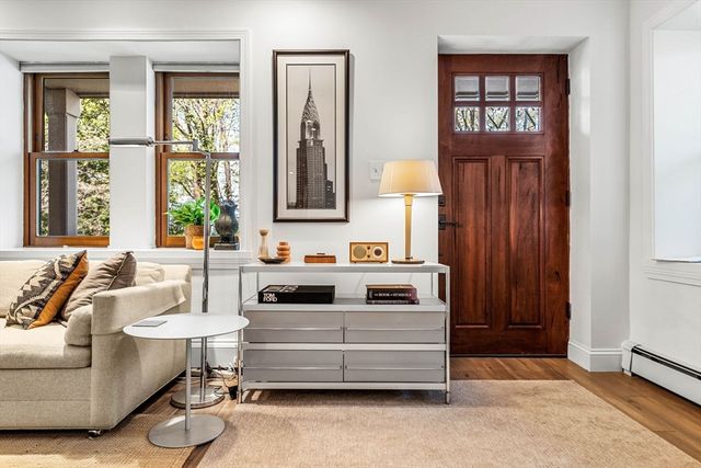 101 Summit E, Brookline, MA 02446