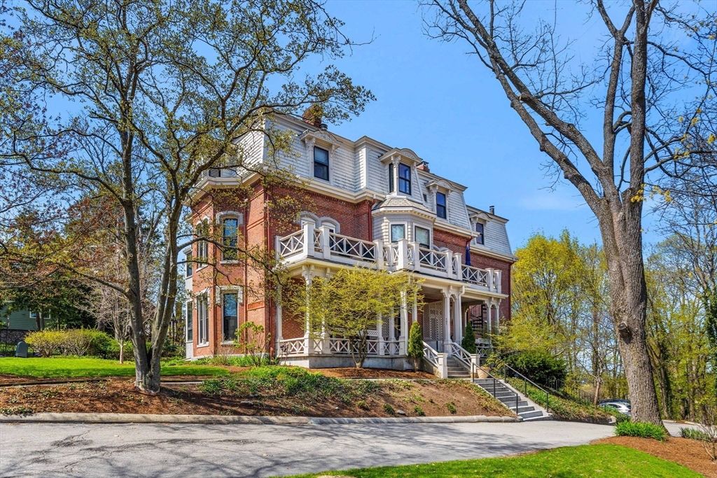 101 Summit E, Brookline, MA 02446