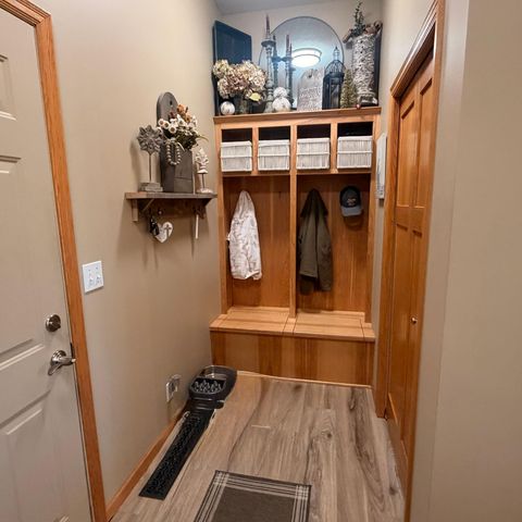 2490 Cambridge Way, Shakopee, MN 55379