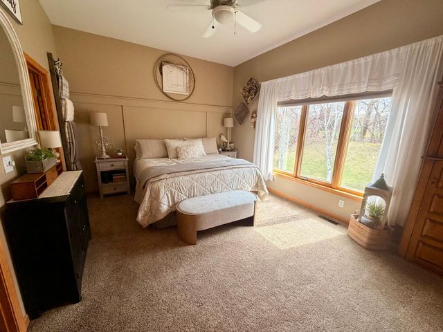 2490 Cambridge Way, Shakopee, MN 55379