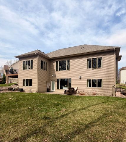 2490 Cambridge Way, Shakopee, MN 55379