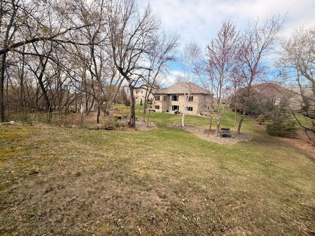 2490 Cambridge Way, Shakopee, MN 55379