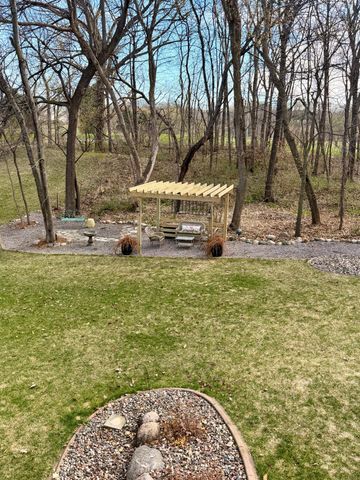 2490 Cambridge Way, Shakopee, MN 55379