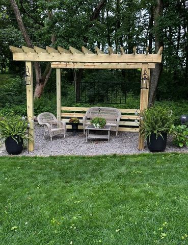 2490 Cambridge Way, Shakopee, MN 55379