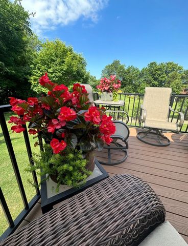 2490 Cambridge Way, Shakopee, MN 55379