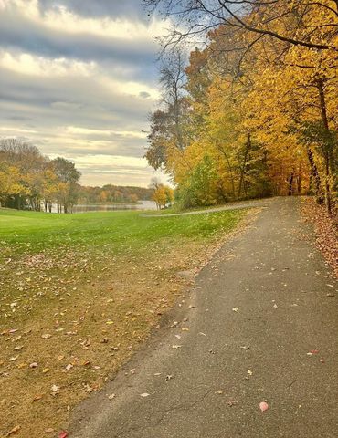 2490 Cambridge Way, Shakopee, MN 55379