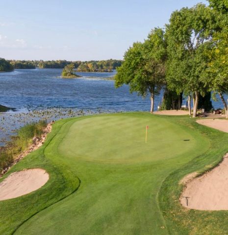 2490 Cambridge Way, Shakopee, MN 55379