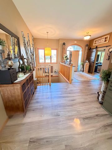 2490 Cambridge Way, Shakopee, MN 55379